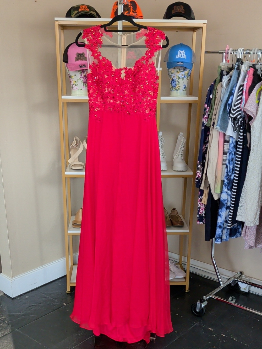 Elegant Red Floral Appliqué Evening Gown